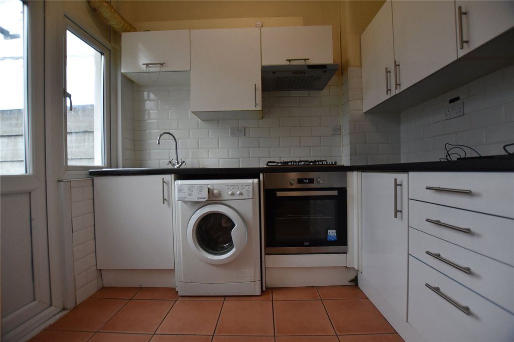 Property photo 2 of 17 Picture No. 10