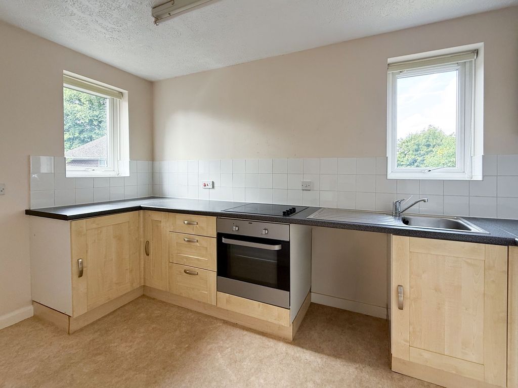 Property photo 3 of 15 Kitchen