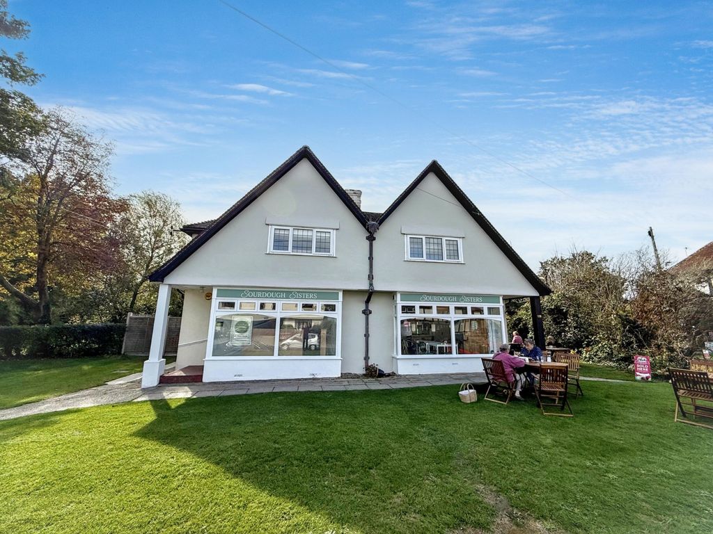 Property photo 2 of 15 Picture No. 02
