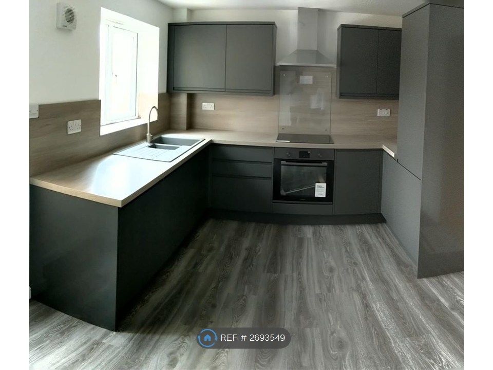 Property photo 1 of 7 Kitchen