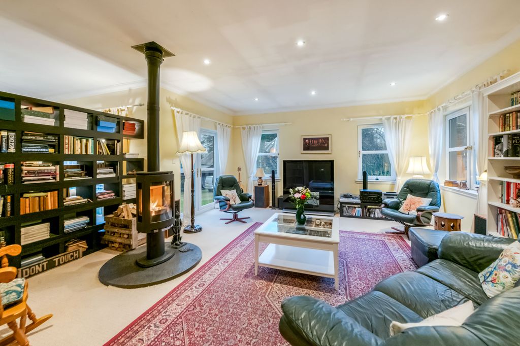 Property photo 3 of 38