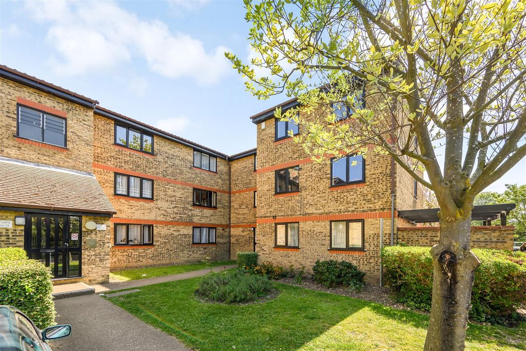 Property photo 2 of 19