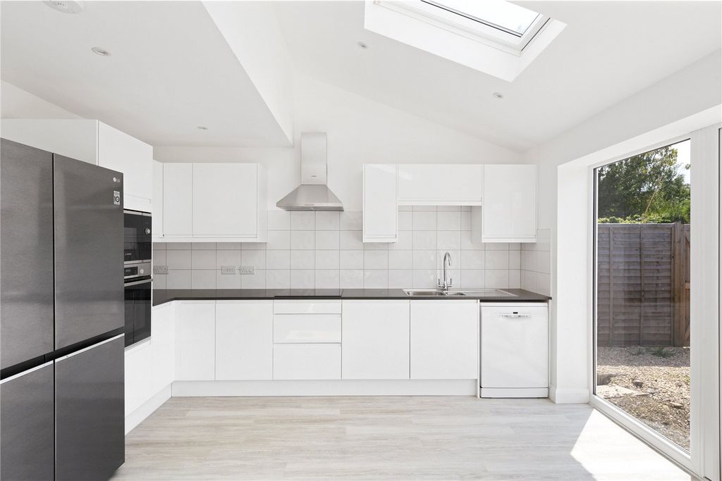 Property photo 2 of 39 Picture No. 07