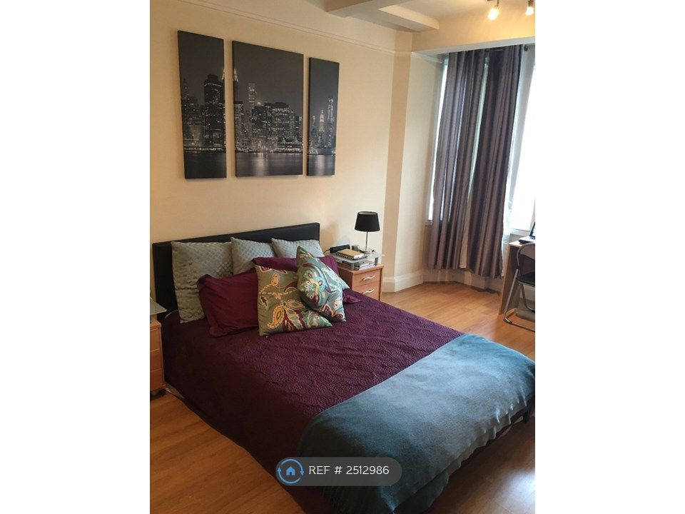 Property photo 1 of 12 Bedroom 1 - Fully Furnished, Large l-Shaped Desk