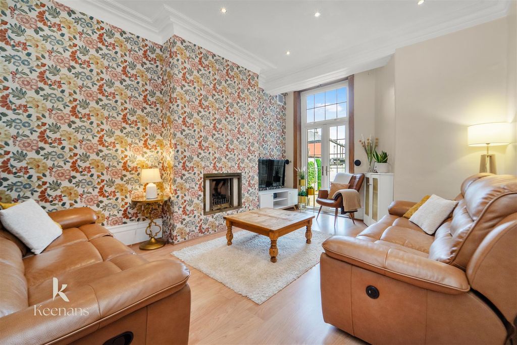 Property photo 2 of 39