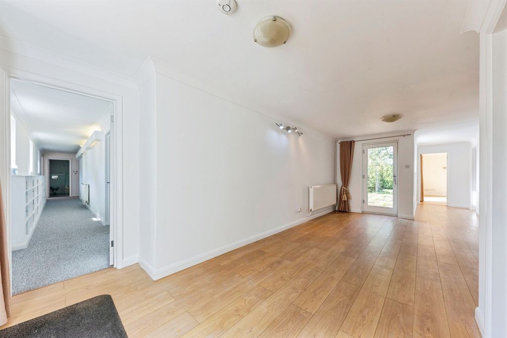 Property photo 3 of 21