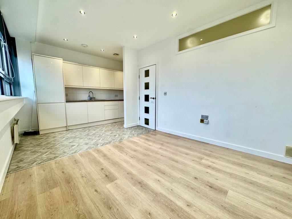 Property photo 2 of 4 Image