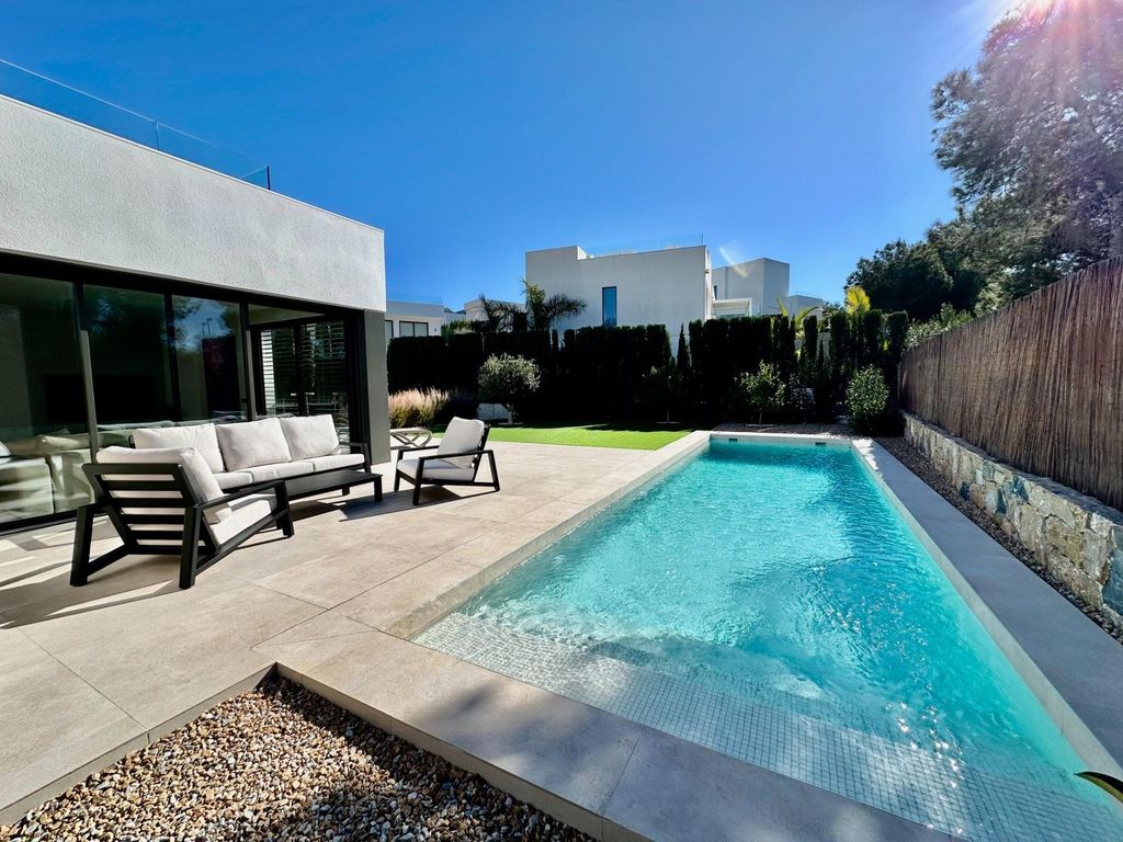 Property photo 2 of 27