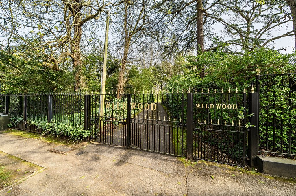 Property photo 1 of 22 1429970-1-69c198F...