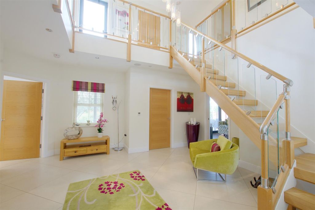 Property photo 2 of 44 Reception Hall