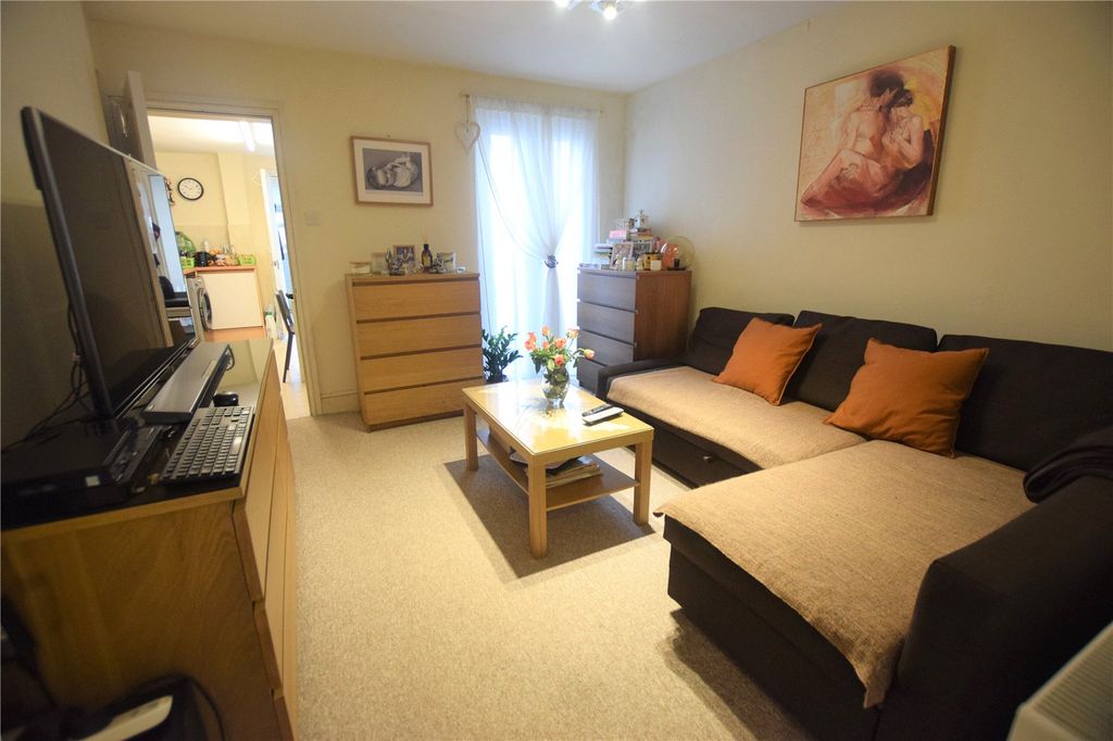 Property photo 2 of 15 Flat A