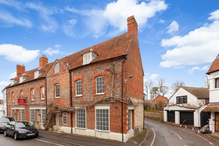 Property photo 1 of 9 214023