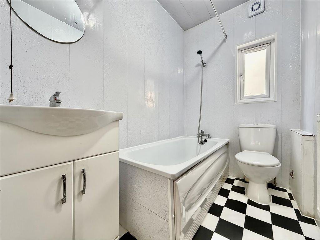 Property photo 2 of 6 Family Bathroom/ WC