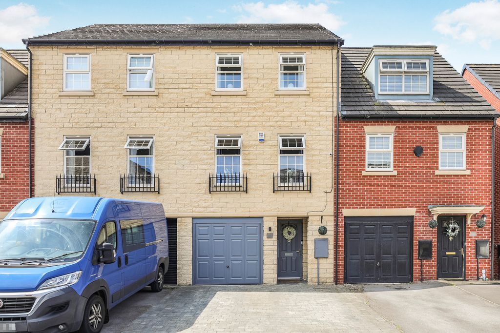 4 bed town house for saleWoodbourn Gardens, Barnsley S73