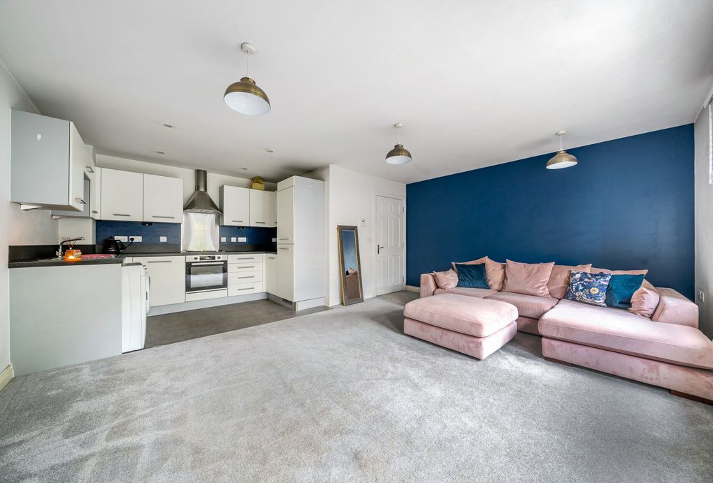 Property photo 2 of 10 1375821-7-69130c9...