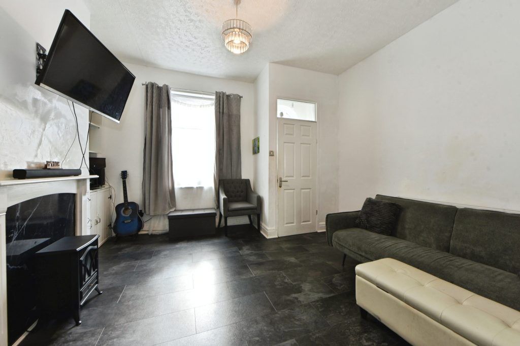 Property photo 3 of 18