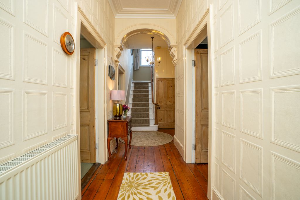 Property photo 3 of 44 Beechgrove10