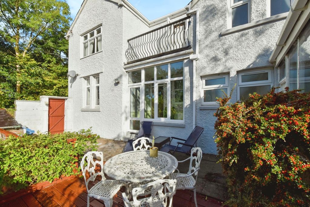 Property photo 1 of 18 Photo