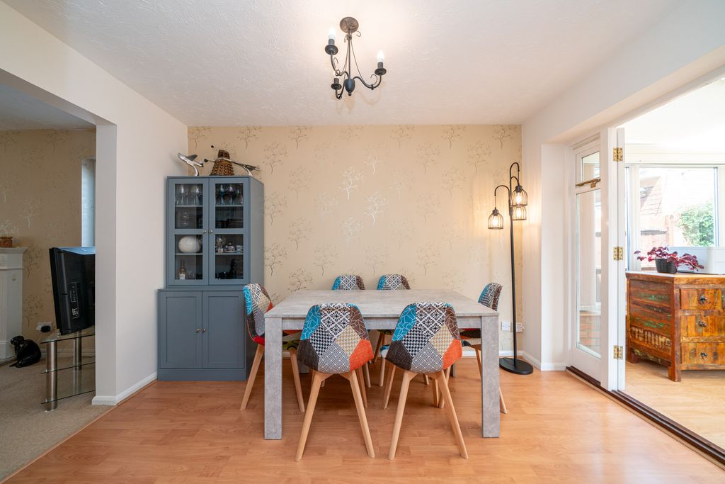 Property photo 3 of 25 129-Lark-Vale-05154