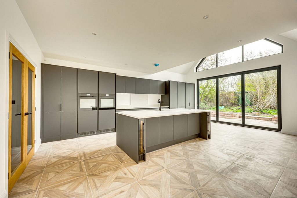 Property photo 3 of 50