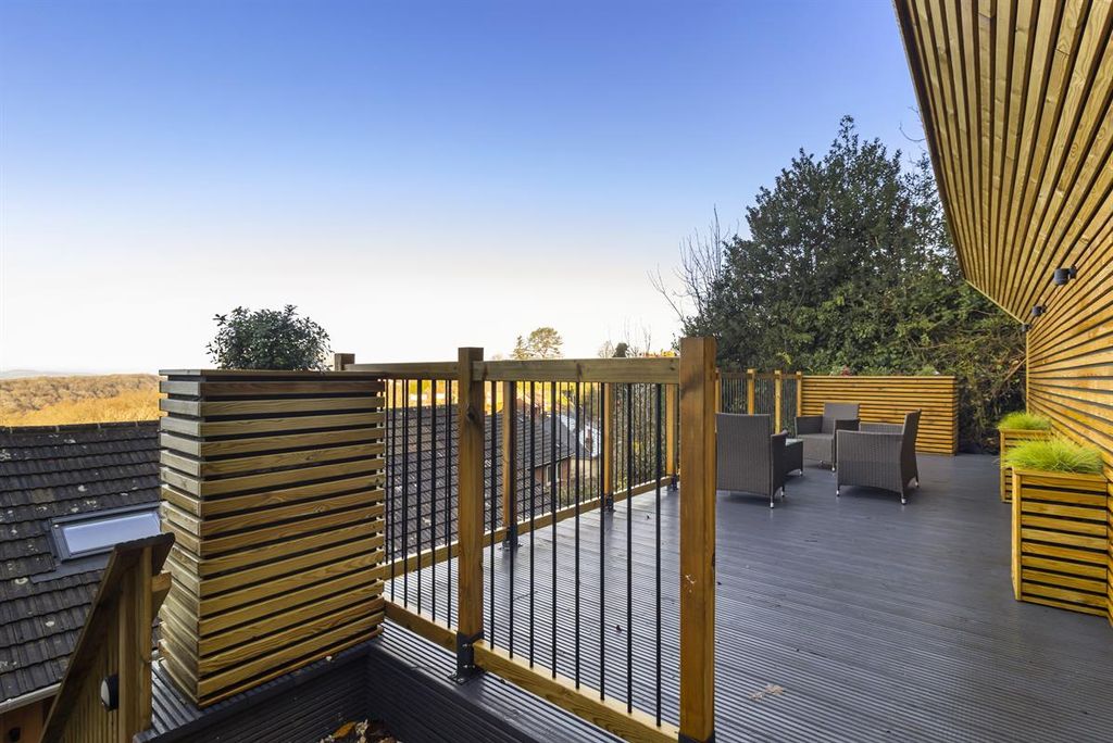 Property photo 3 of 17 Photo 18