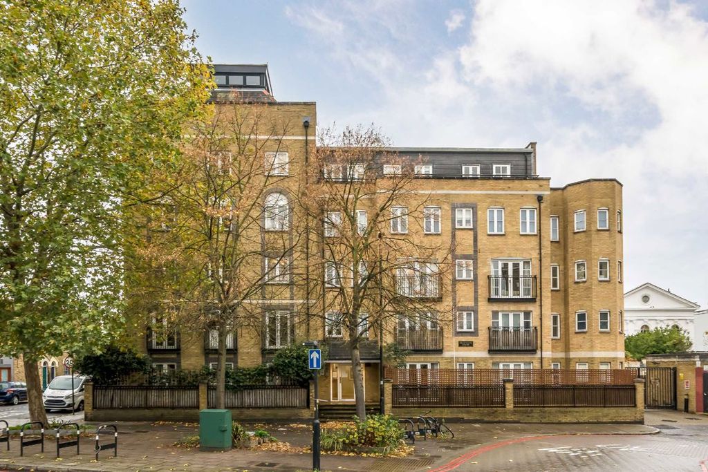 Property photo 1 of 5