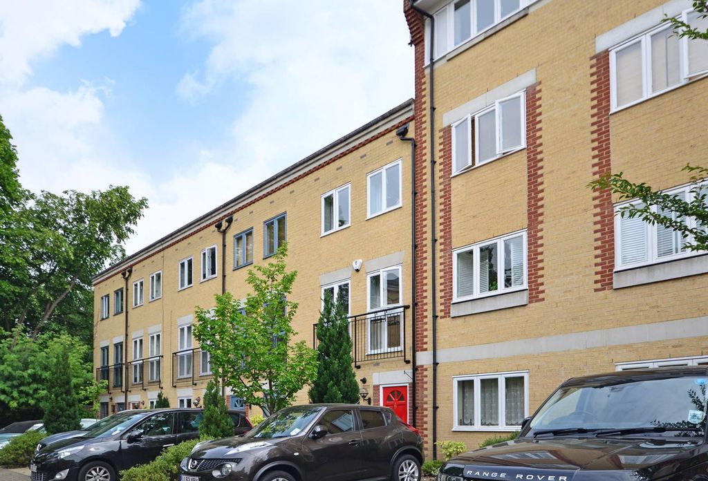 Property photo 3 of 17