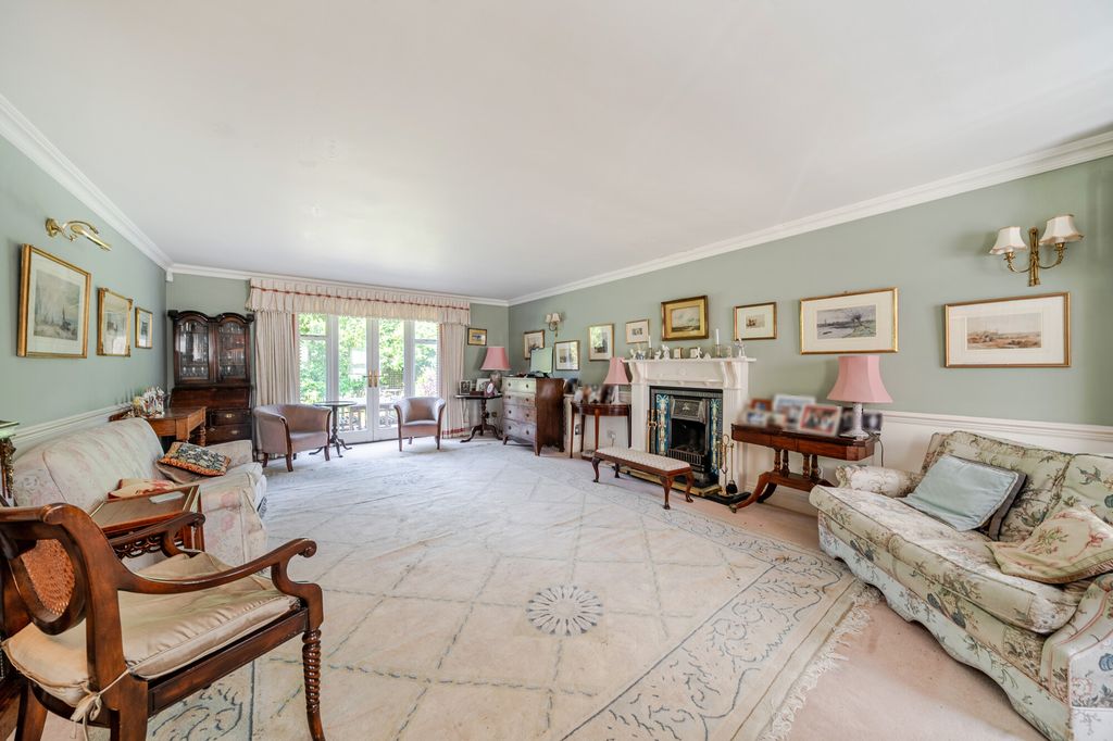 Property photo 2 of 13