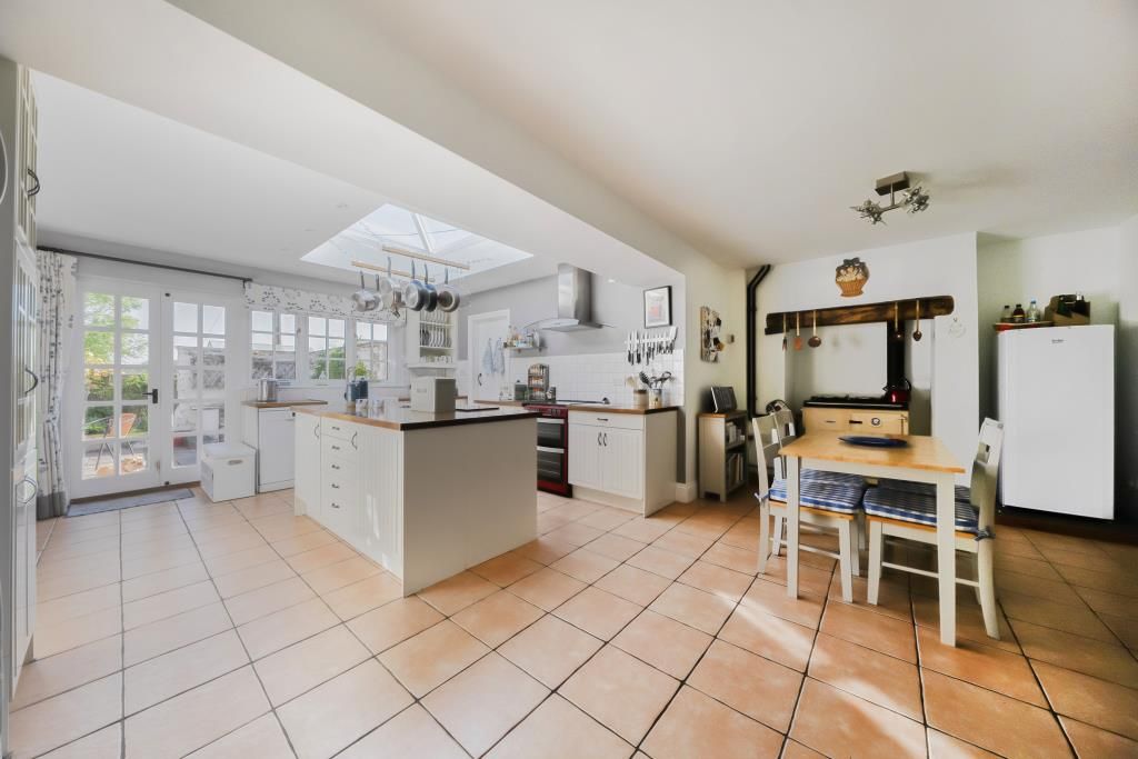 Property photo 3 of 24 Kitchen