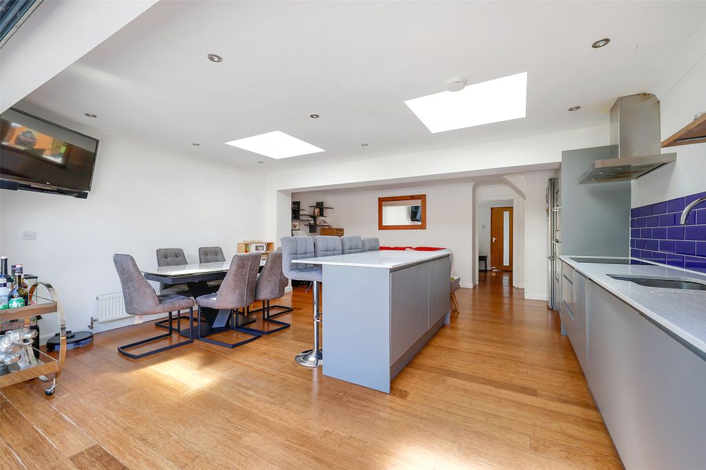 Property photo 2 of 12 Picture No. 06