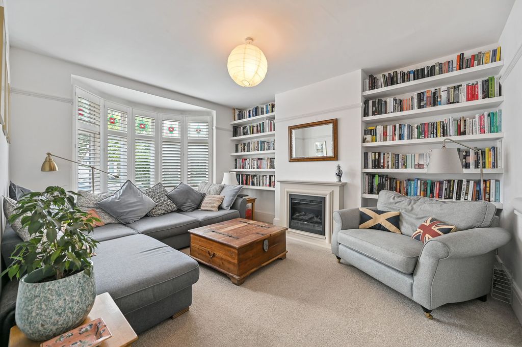 Property photo 1 of 12