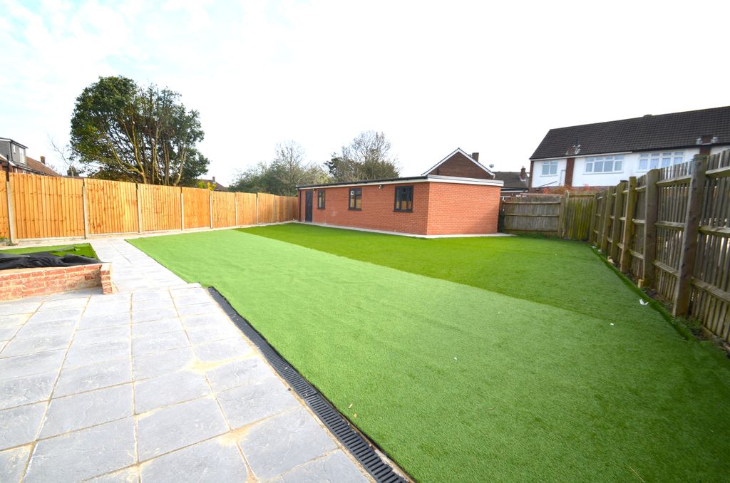 Property photo 2 of 15 Garden