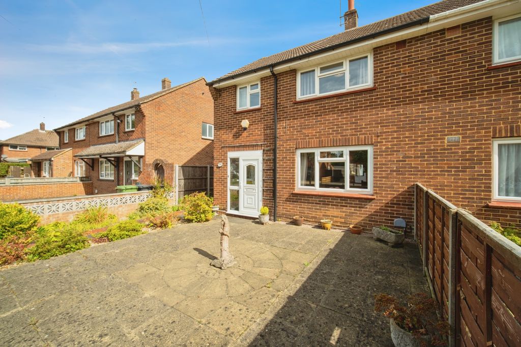 Property photo 2 of 20