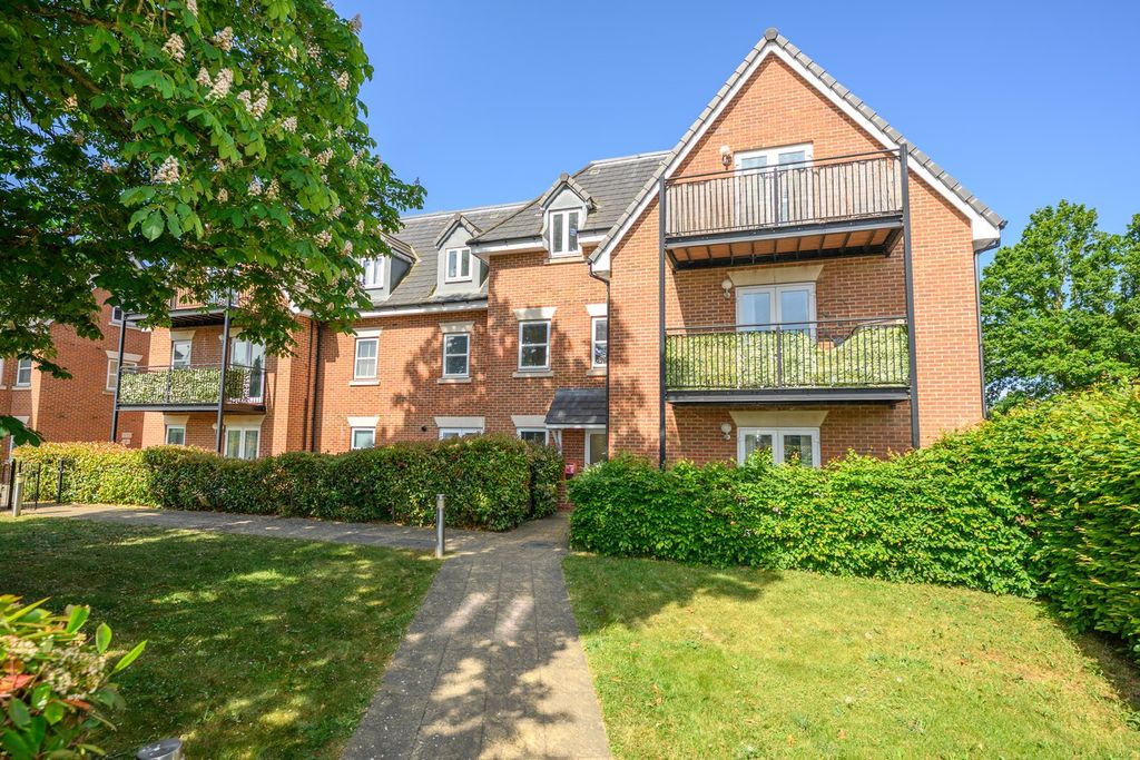 Property photo 2 of 9