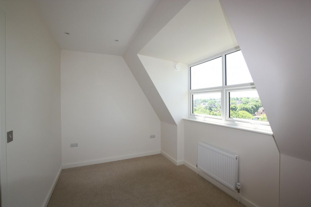Property photo 2 of 4 (Main)