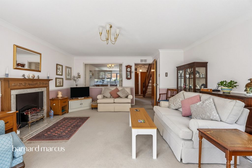 Property photo 3 of 23