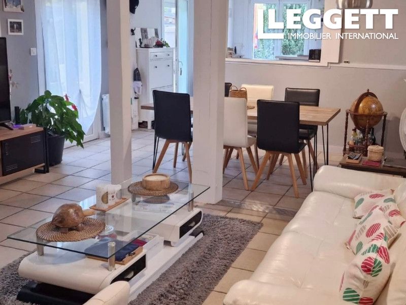 Property photo 2 of 10