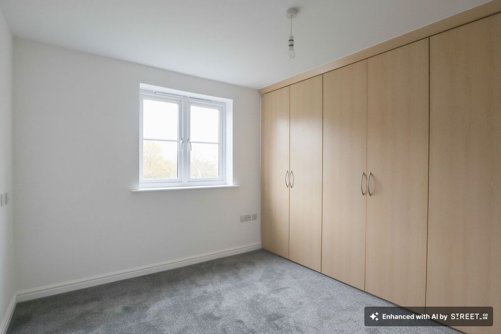 Property photo 3 of 9 Bedroom 1