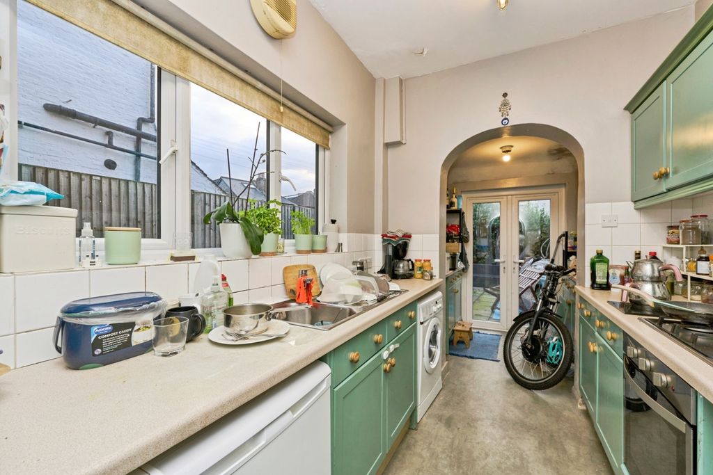 Property photo 2 of 17 Photo