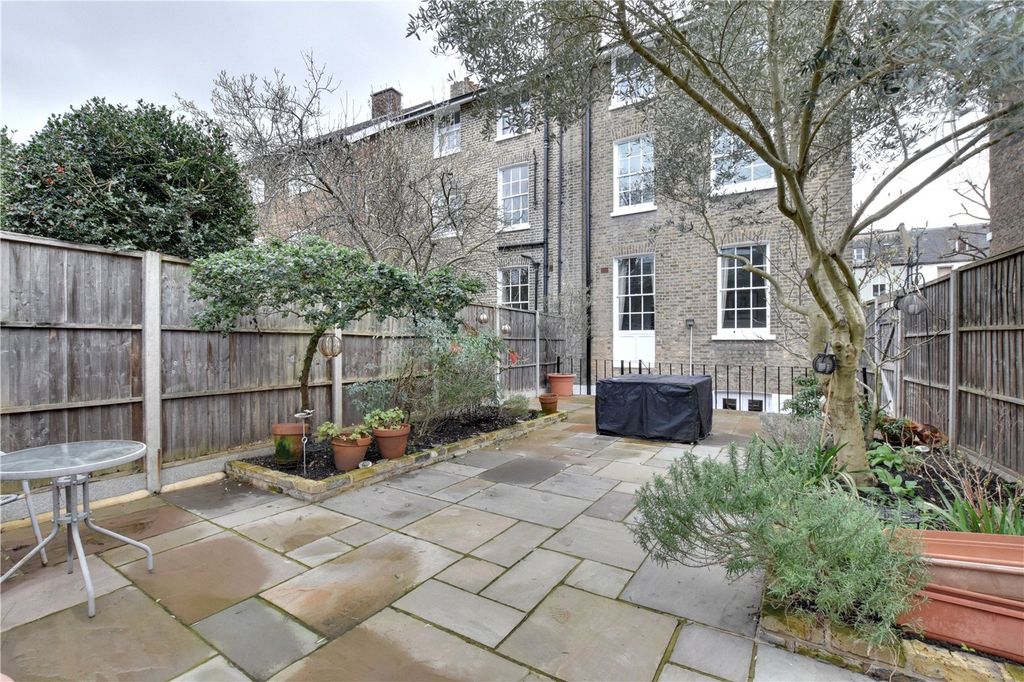 Property photo 3 of 32 Picture No. 33