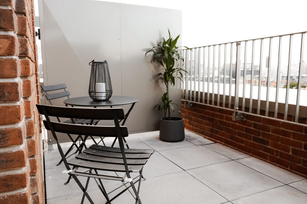 Property photo 3 of 21 Balcony