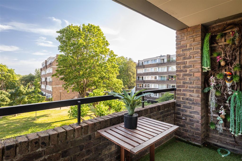 Property photo 2 of 12 Nero Court-12.Jpg