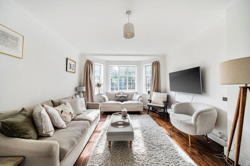 Property photo 2 of 23