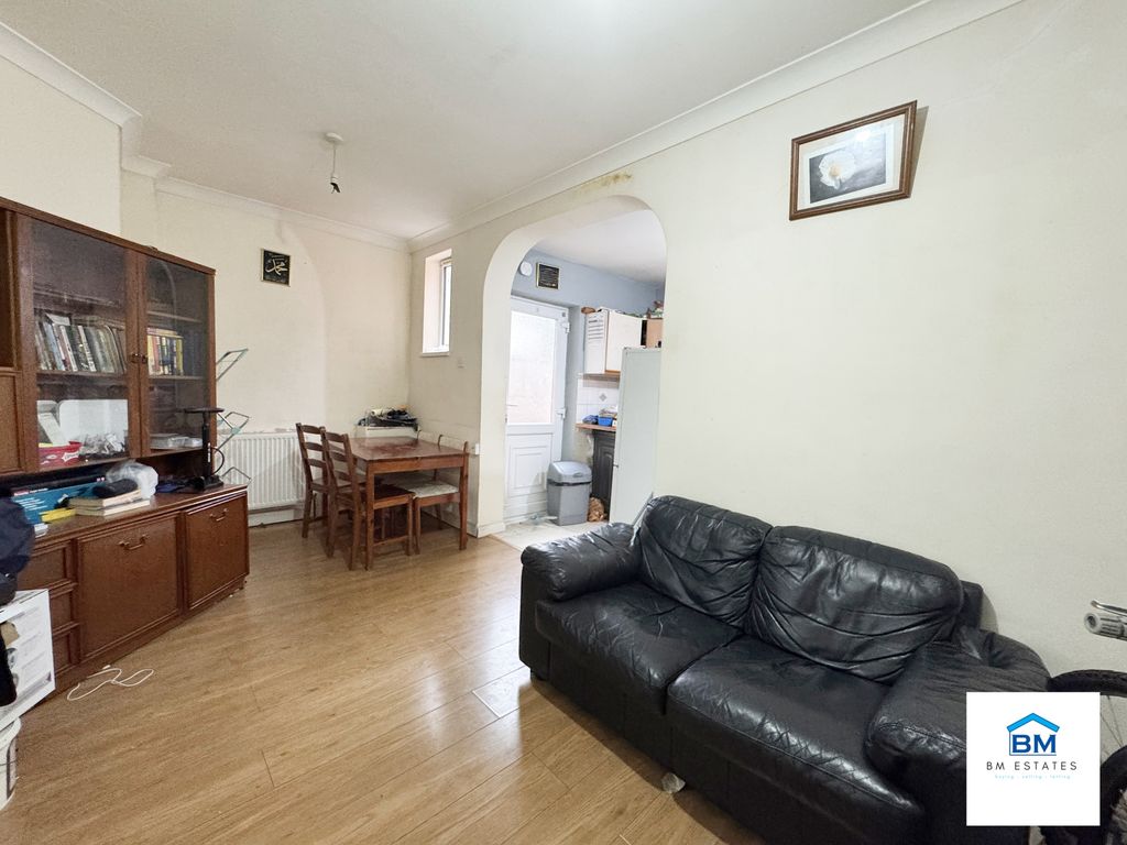 Property photo 3 of 9 Sitting Room