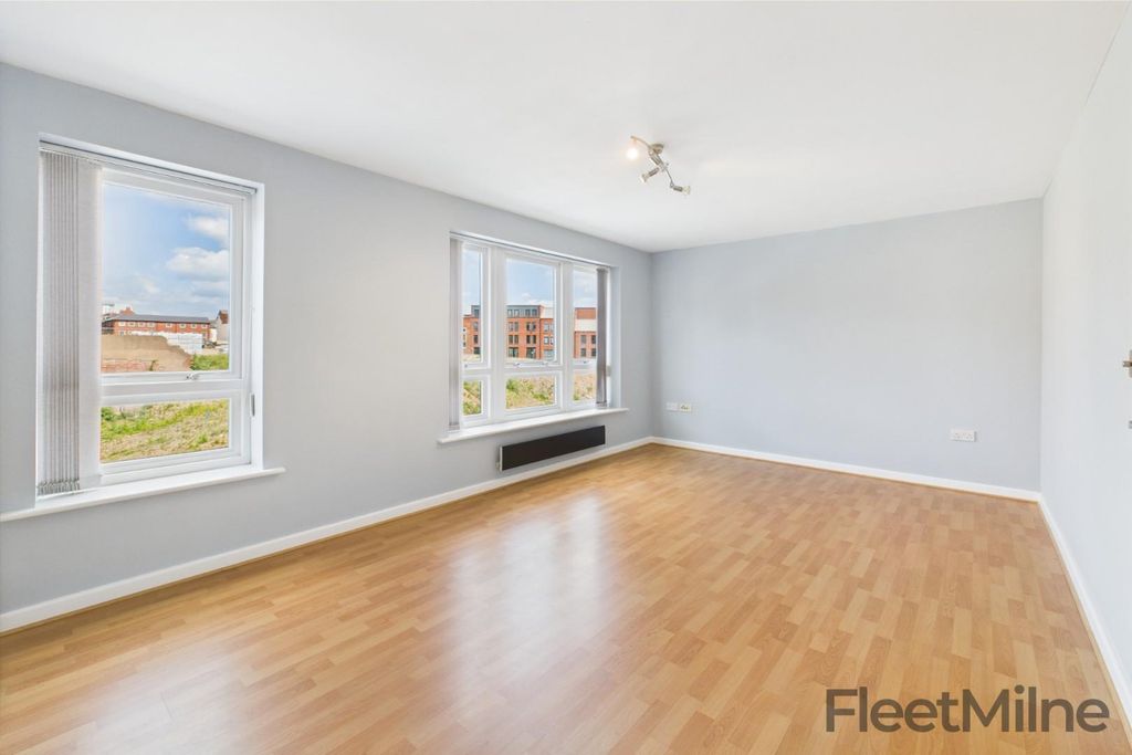 Property photo 1 of 19 Living/Dining Room