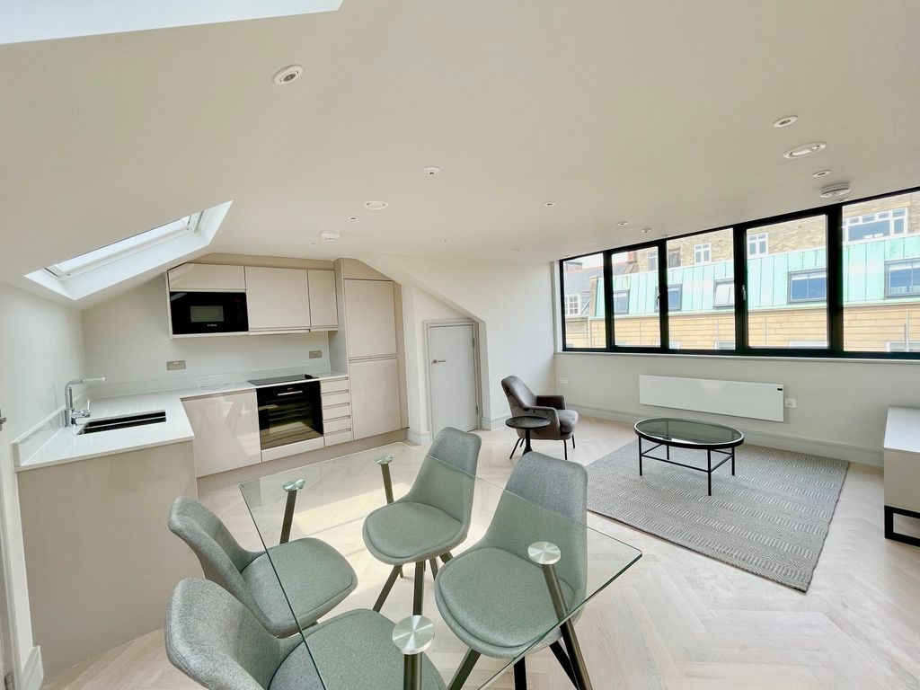 Property photo 1 of 21