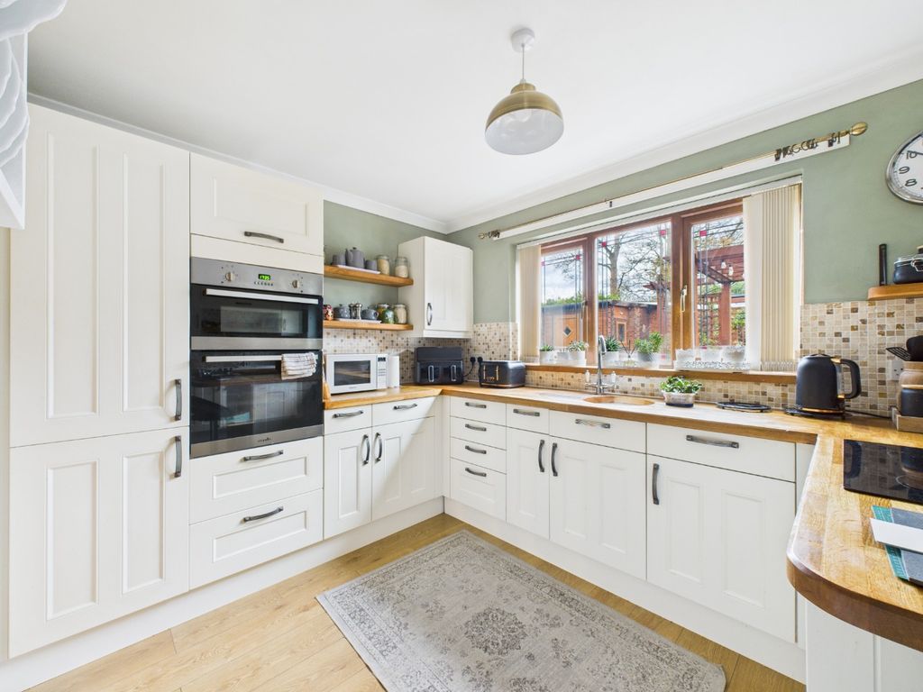 Property photo 3 of 24 4684876