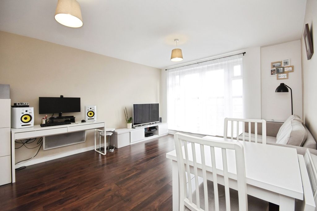 Property photo 3 of 13 Photo