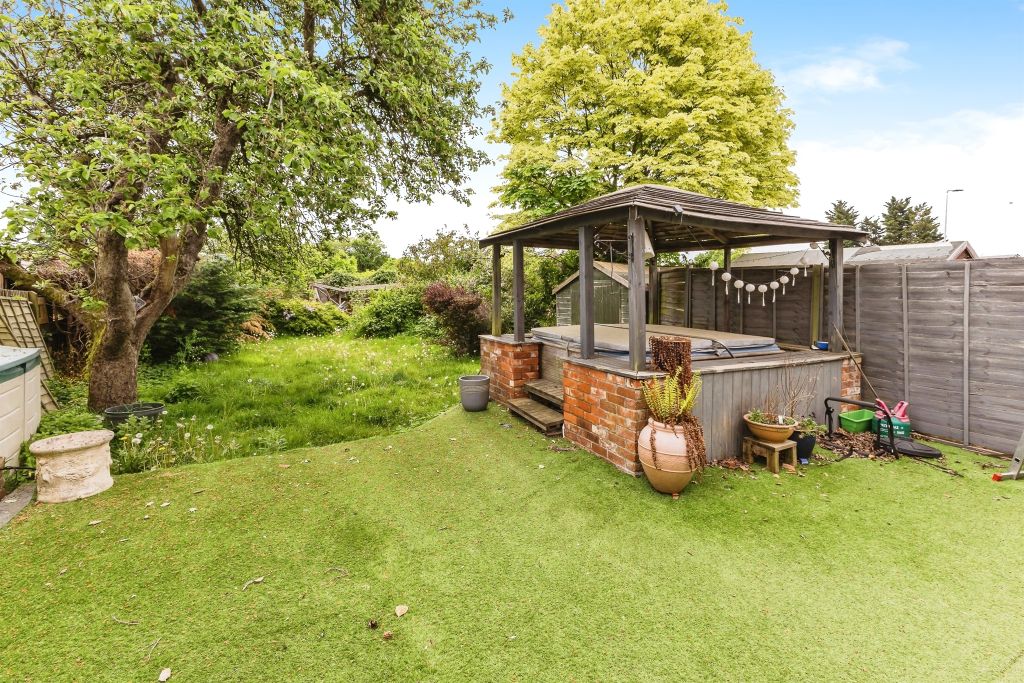 Property photo 2 of 16