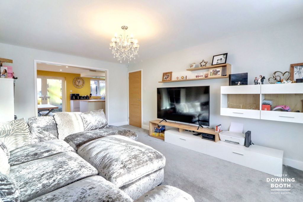 Property photo 2 of 21